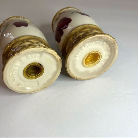 Vintage Ceramic Basket with Apple Design Salt and Pepper Shakers - Picture 4 of 6